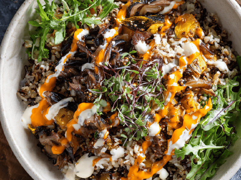 Bol de arroz selvagem com canard