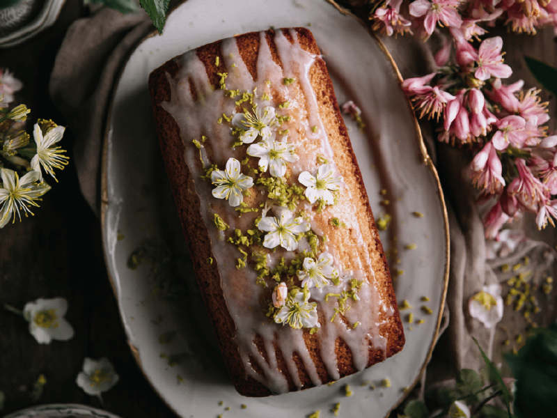 Bolo de Ruibarbo e Flor de Sabugueiro