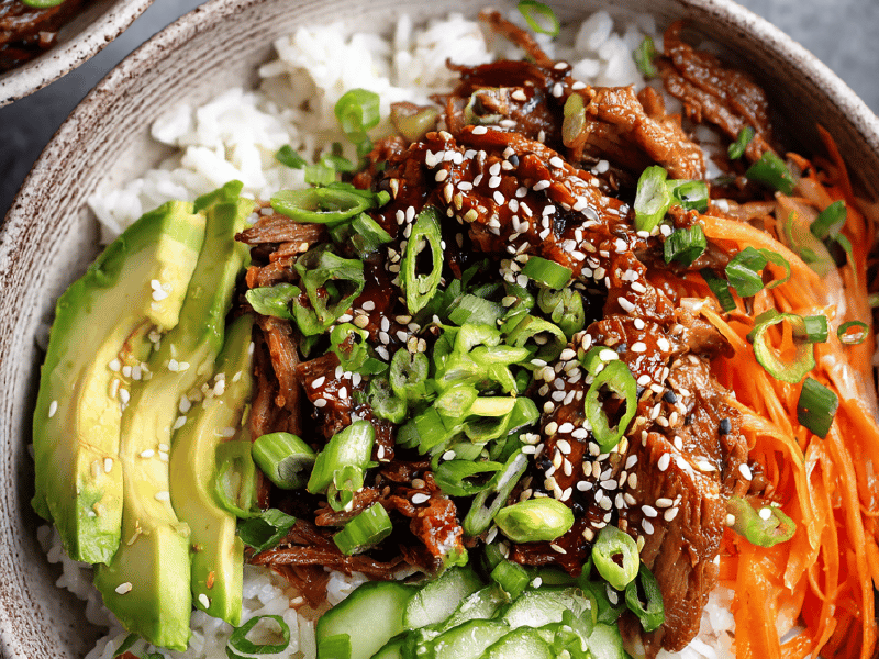 Bowl Coreano de Porco com Abacate