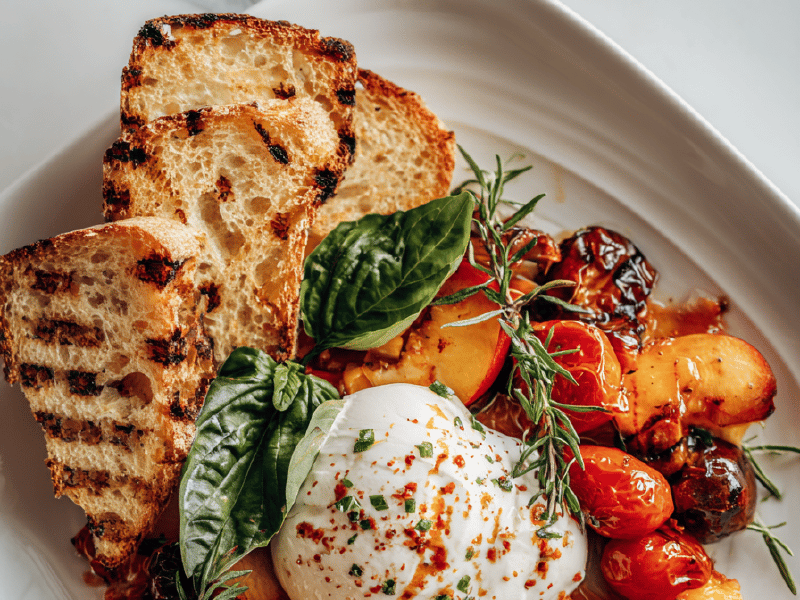 Burrata com Pêssegos Grelhados