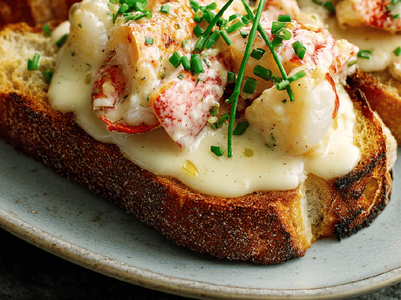 Croque-monsieur lagosta com toque cítrico