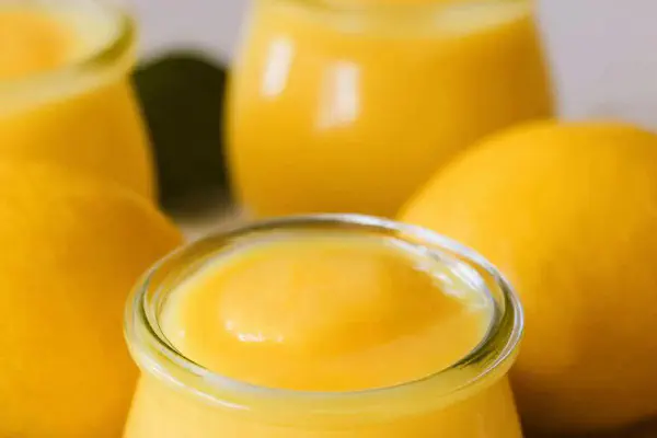 Curd de Limão com Toque de Maracujá