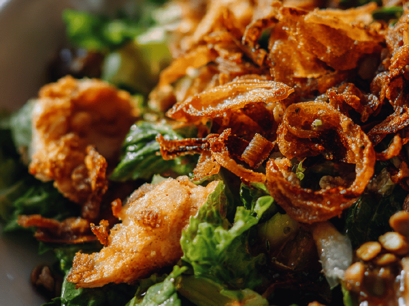 Frango com Ervas e Salada Crocante