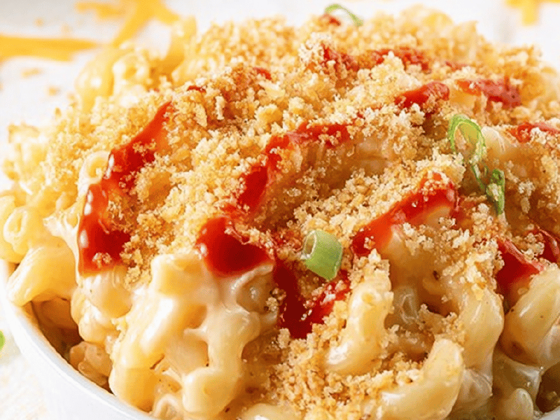 Macarrão com Gouda e Sriracha