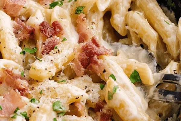 Massa com Bacon Cremoso