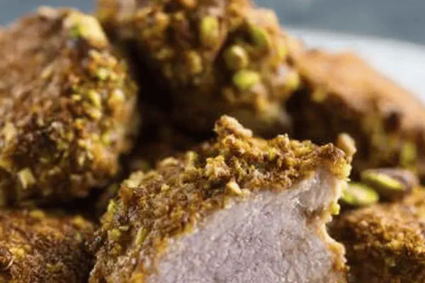 Medalhões de Porco com Crosta de Pistache