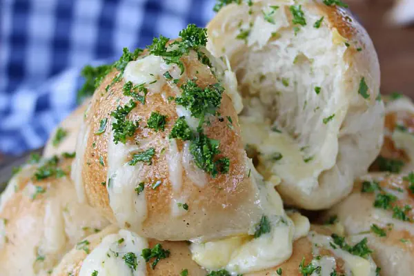 Sanduba salada tzatziki