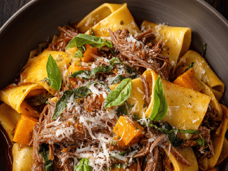 Pappardelle com carne e abóbora