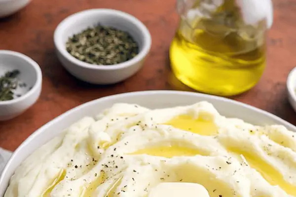 Purê com Cream Cheese e Alho