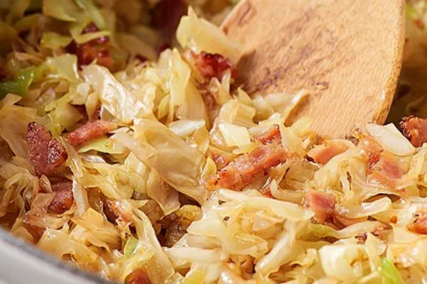 Repollo com Bacon Rápido