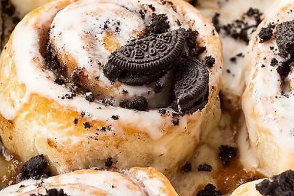 Rolinhos Canela Cookies Cream