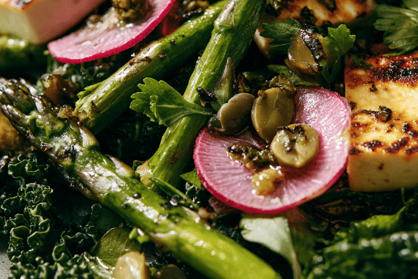 Salada de Aspargos Grelhados com Tofu