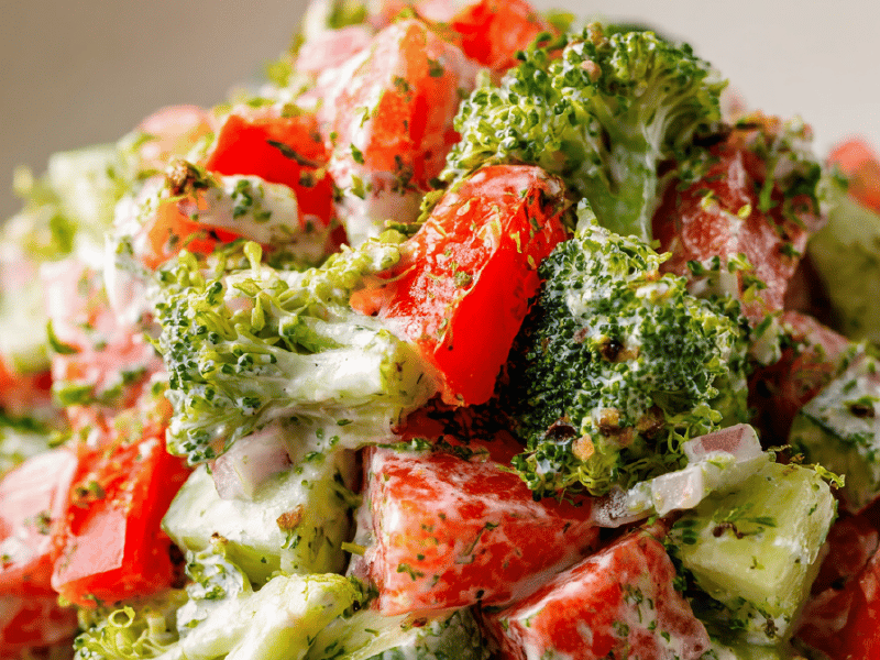 Salada com Molho Raita