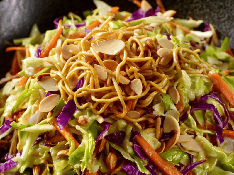 Salada crocante asiática