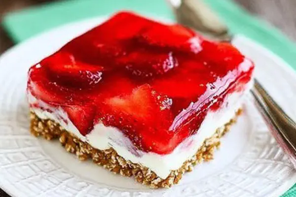 Salada de Morango com Pretzel