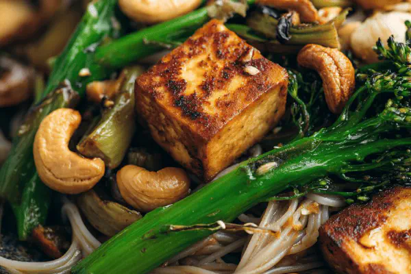 Salteado de legumes com tofu