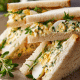 Mini sanduíches de tofu desfiado