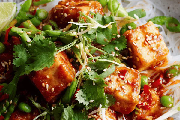 Tofu com miso e tomate