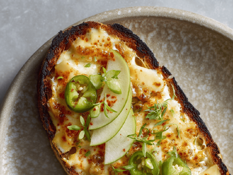 Torrada com Queijo Gratinado