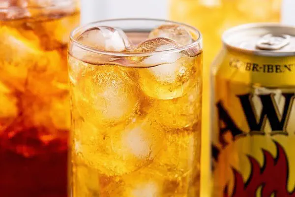 Whisky Canela e Refrigerante Cremoso